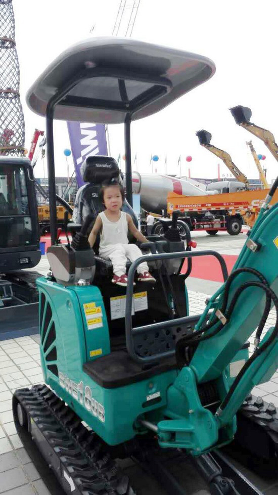 到“海博会”邂逅LETOU乐投智能“两挖”精品