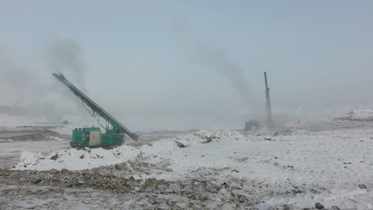 就算冰天雪地，，，，万丈玄冰，，，，他们依旧创立事业