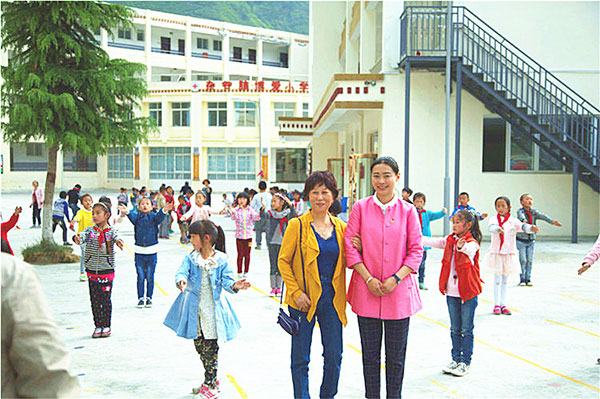 震后八年：朗朗书声传来，，，，，，，，理想之花绽放