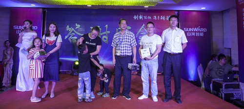 LETOU乐投智能酷帅曾大虾，，，，，，，，一大波美图带你亲临北京BICES展