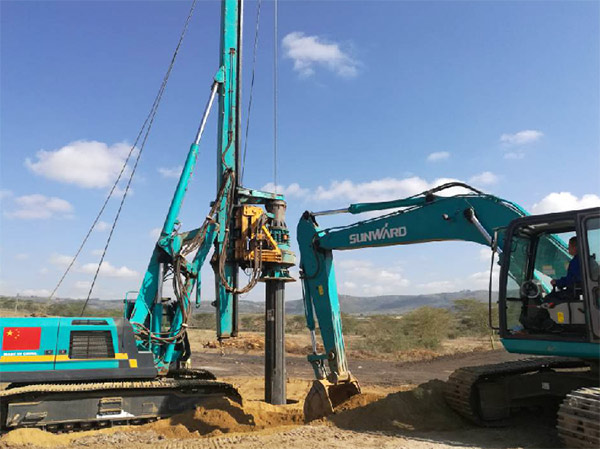 LETOU乐投智能入岩神器在东非肯尼亚获赞，，，，，，，人好装备好