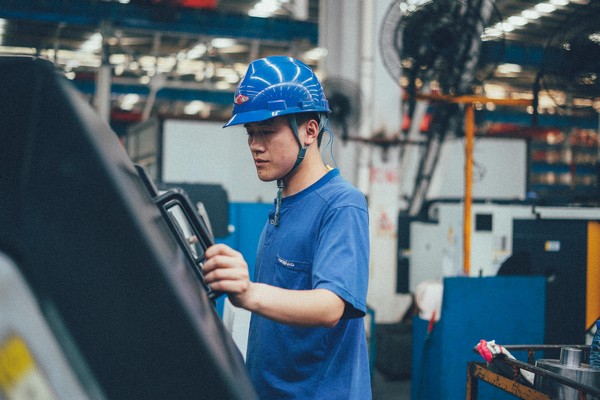 曾梦想当厨师，，，却成数控车工巨匠