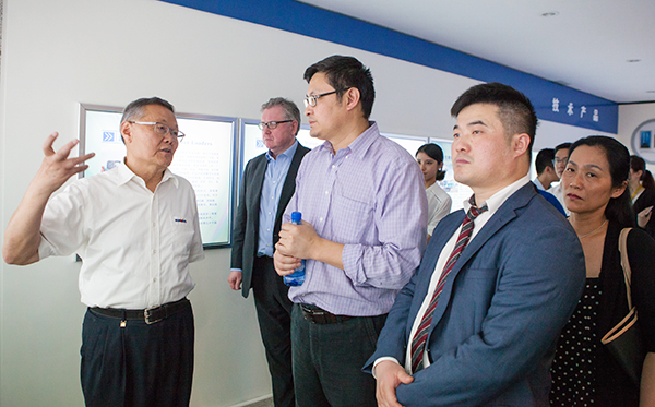加拿大国聚会员谭耕一行来LETOU乐投智能考察