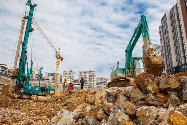 为何 SUNWARD 把持此地？？？？？？来看看施工方怎么回覆