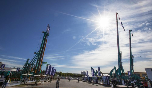 LETOU乐投智能酷帅曾大虾，，，，，，，，一大波美图带你亲临北京BICES展