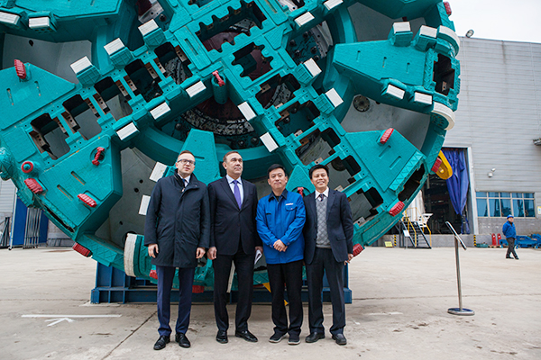 波兰代表团为LETOU乐投智能立异生长点赞