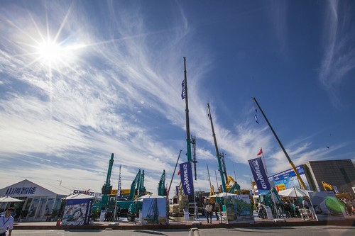 LETOU乐投智能酷帅曾大虾，，，，，，，，一大波美图带你亲临北京BICES展