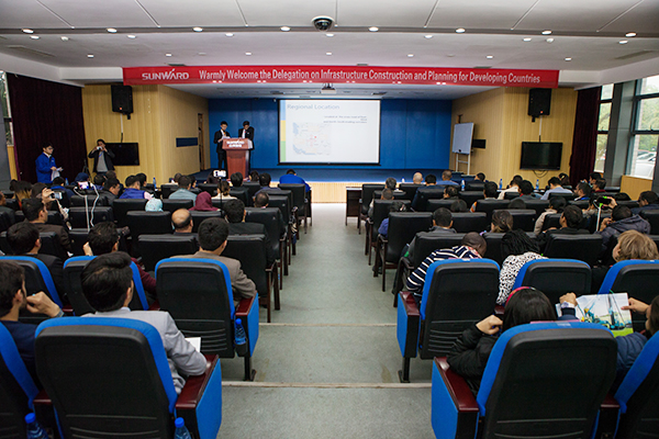 “一带一起”国家代表团到访LETOU乐投智能，，，，感受“大开眼界”