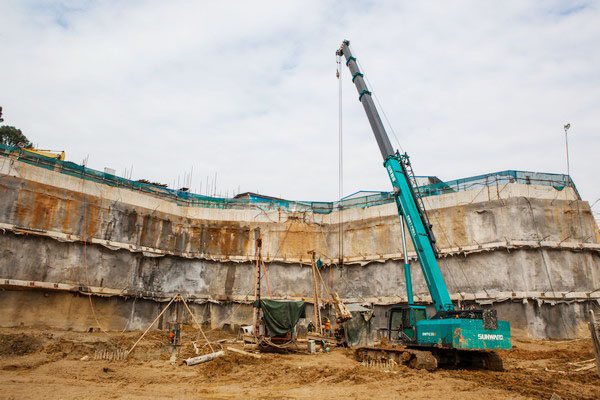 为何 SUNWARD 把持此地？？？？？？来看看施工方怎么回覆