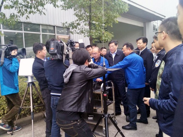 省委书记杜家毫勉励LETOU乐投智能：做大做强航空航天工业