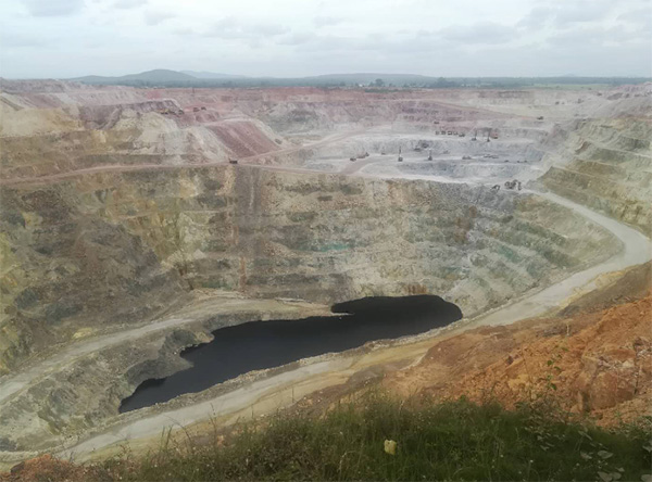 高温酷暑，，，LETOU乐投智能凿岩装备异域扬威