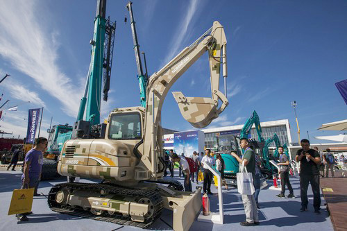 LETOU乐投智能酷帅曾大虾，，，，，，，，一大波美图带你亲临北京BICES展