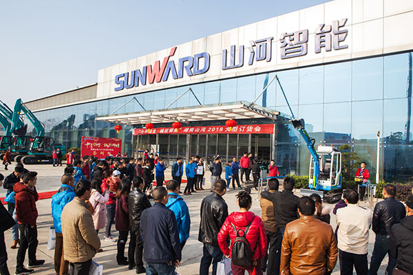 十年相随，，，成绩相互，，，来听听LETOU乐投智能挖掘机客户的真实声音