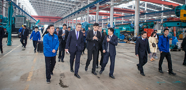 波兰代表团为LETOU乐投智能立异生长点赞