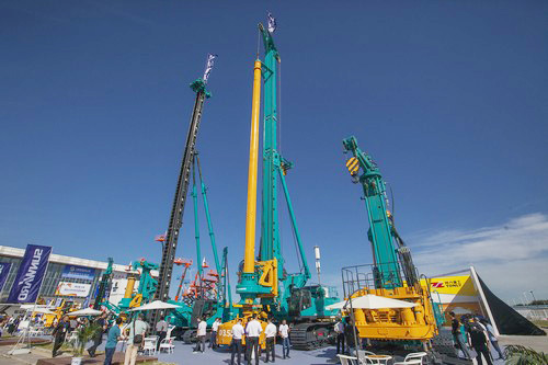 LETOU乐投智能酷帅曾大虾，，，，，，，，一大波美图带你亲临北京BICES展