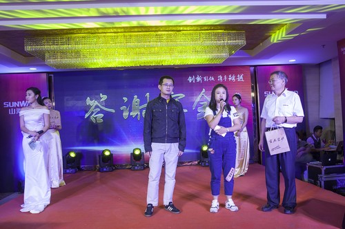 LETOU乐投智能酷帅曾大虾，，，，，，，，一大波美图带你亲临北京BICES展