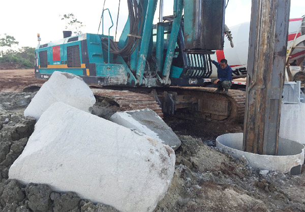 LETOU乐投智能入岩神器在东非肯尼亚获赞，，，，，，，人好装备好