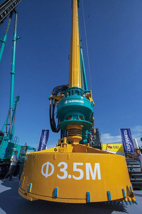 LETOU乐投智能酷帅曾大虾，，，，，，，，一大波美图带你亲临北京BICES展