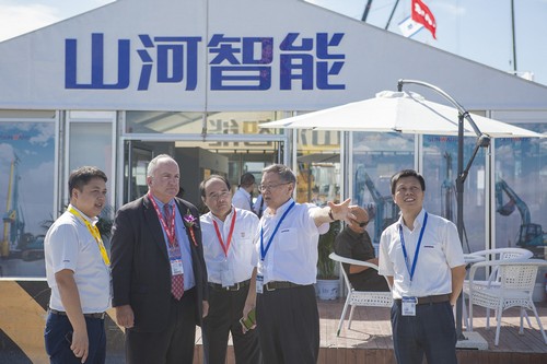 LETOU乐投智能酷帅曾大虾，，，，，，，，一大波美图带你亲临北京BICES展