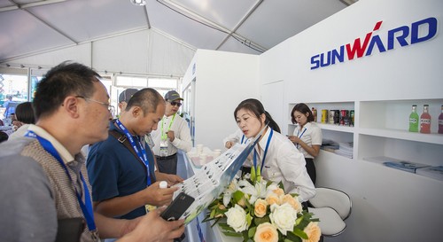 LETOU乐投智能酷帅曾大虾，，，，，，，，一大波美图带你亲临北京BICES展