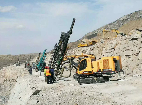 PK国际领先品牌，，，LETOU乐投智能露天液压钻车再交完善答卷