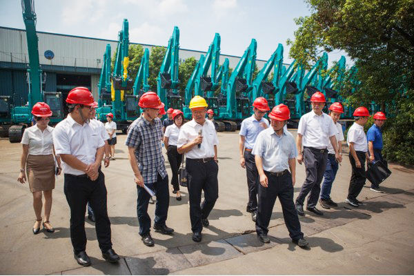 商务部相助司刘民强副司长一行调研LETOU乐投智能