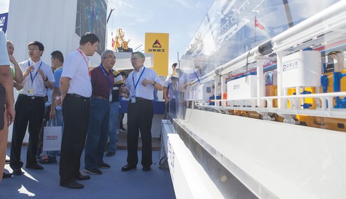 LETOU乐投智能酷帅曾大虾，，，，，，，，一大波美图带你亲临北京BICES展