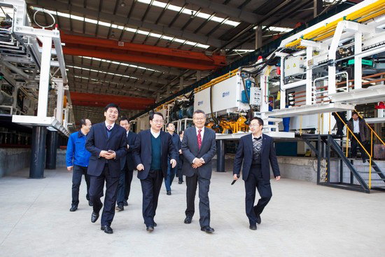 首台盾构机盛大下线，，，，，，，中铁LETOU乐投诠释“长沙速率”