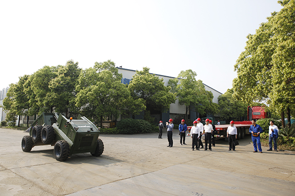 湖南省经信委党组副书记、副主任李志坚到LETOU乐投智能现场办公