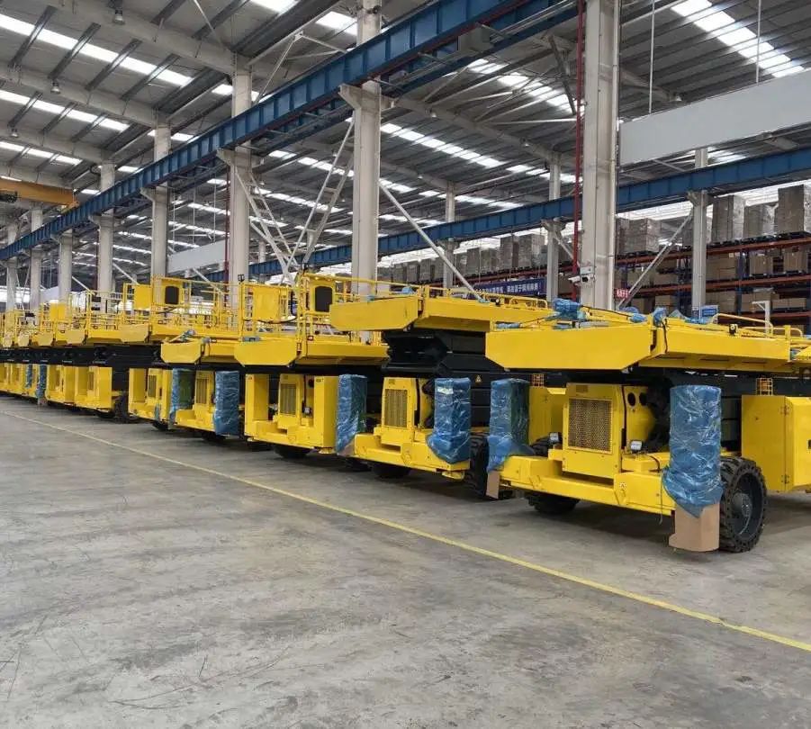 批量发往欧洲，，，，高空作业平台迎来新年开门红