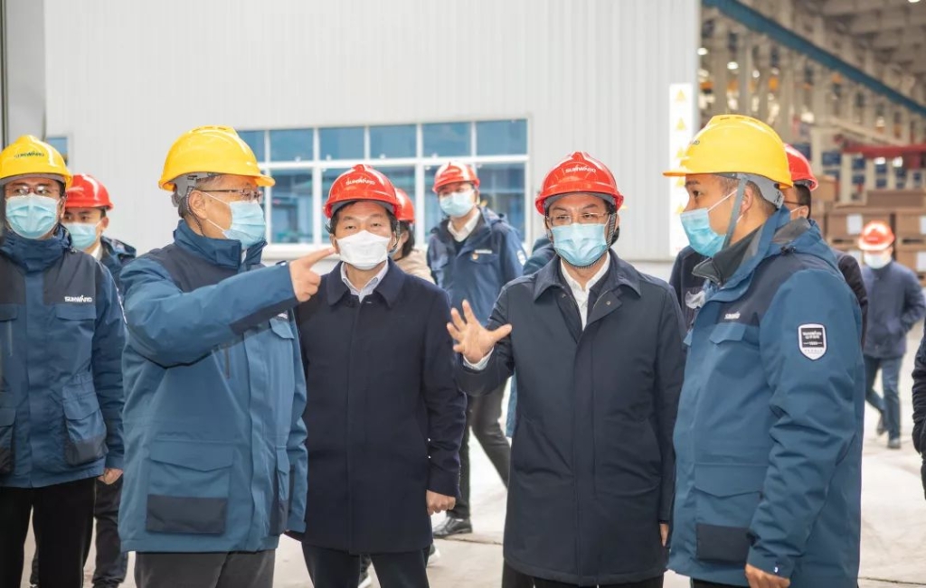 沈裕谋元宵节慰问LETOU乐投智能一线员工