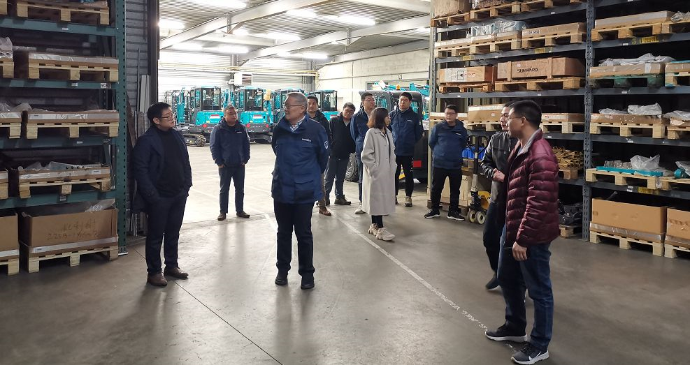 欧洲业绩增添40%，，，，董事长赴欧慰问员工