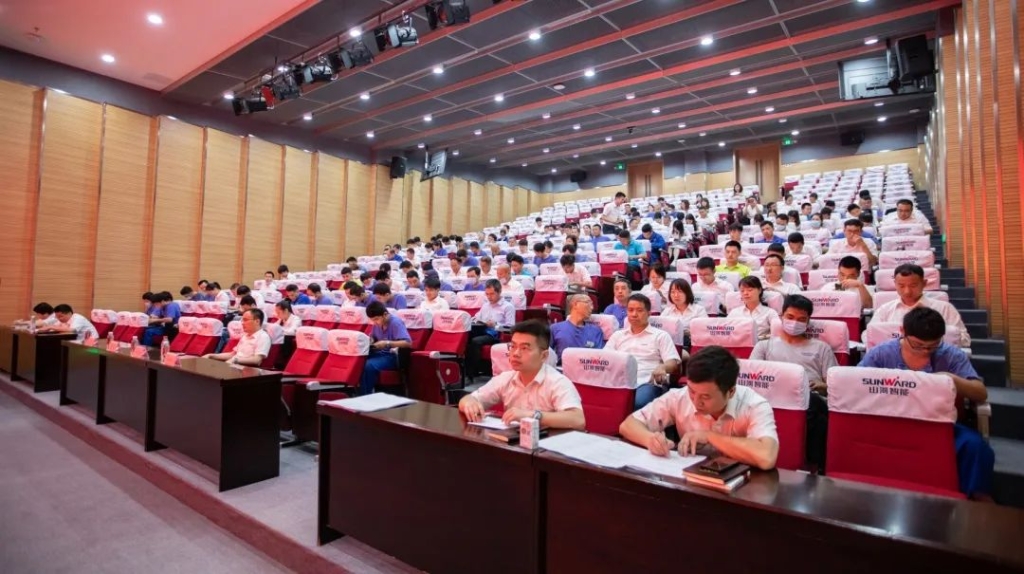 提升理论修养水平，，，确保党员生长质量 ——LETOU乐投智能开展2020年入党起劲分子培训