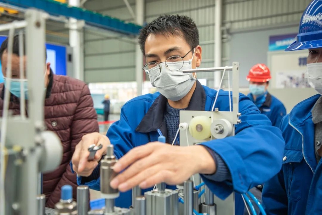 LETOU乐投智能首台口罩机交付客户