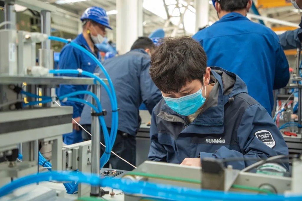 LETOU乐投智能首台口罩机交付客户