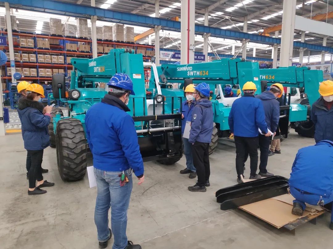 LETOU乐投智能新品叉装车批量下线发往美国