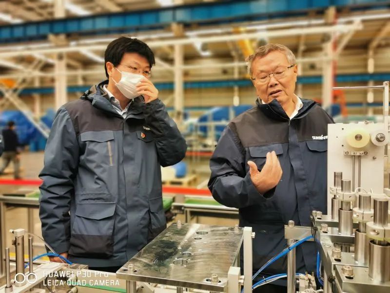 董事长启封LETOU乐投智能第一个制品口罩