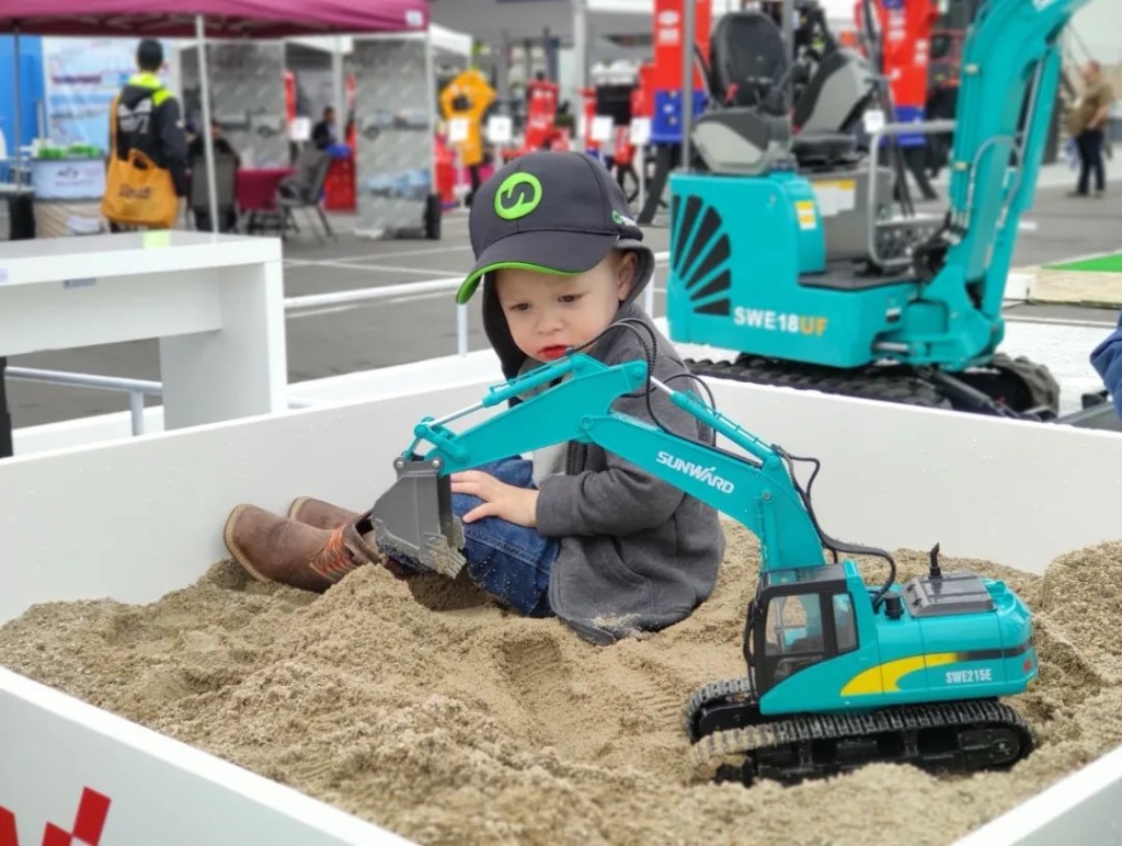 LETOU乐投智能全新亮相美国工程机械展