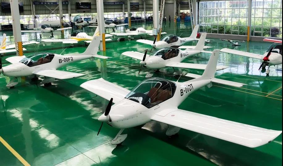 首批定购20架飞机，，，，九天飞院与LETOU乐投科技签订战略协议