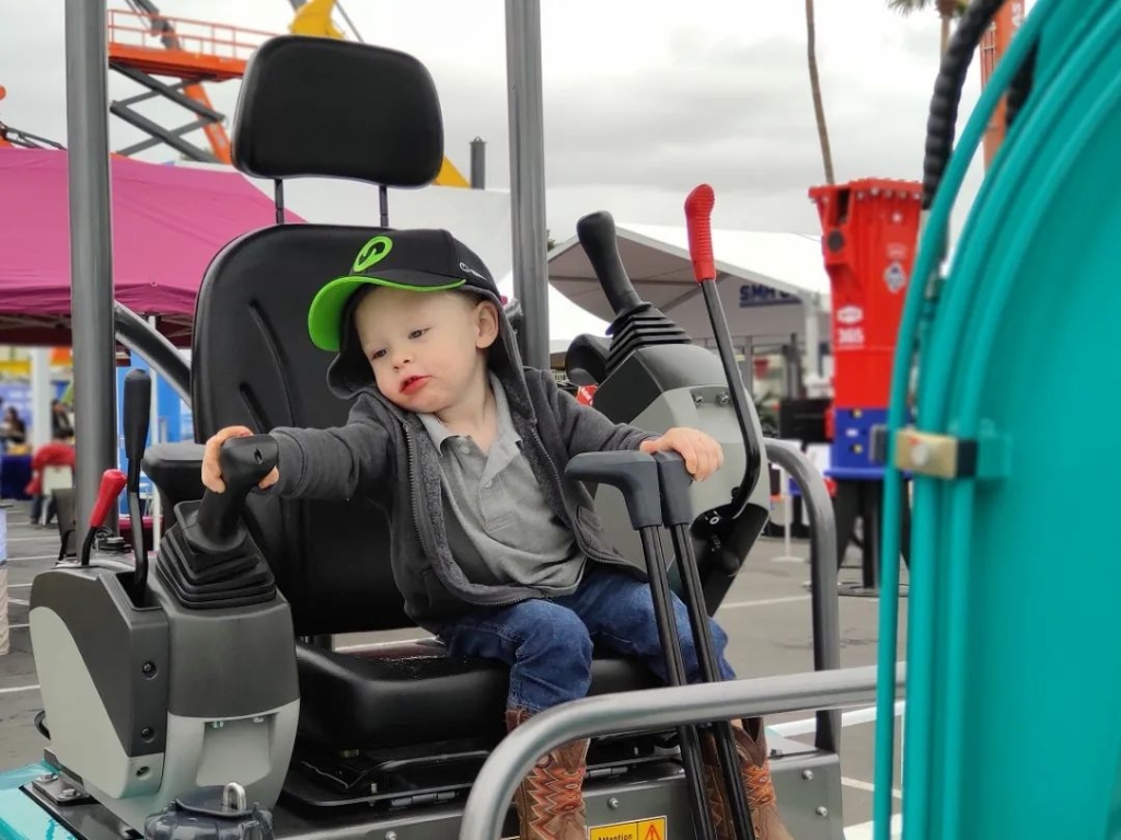 LETOU乐投智能全新亮相美国工程机械展