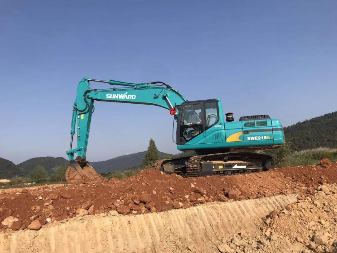 常益长高铁复工，，，，网红“小蓝”来资助