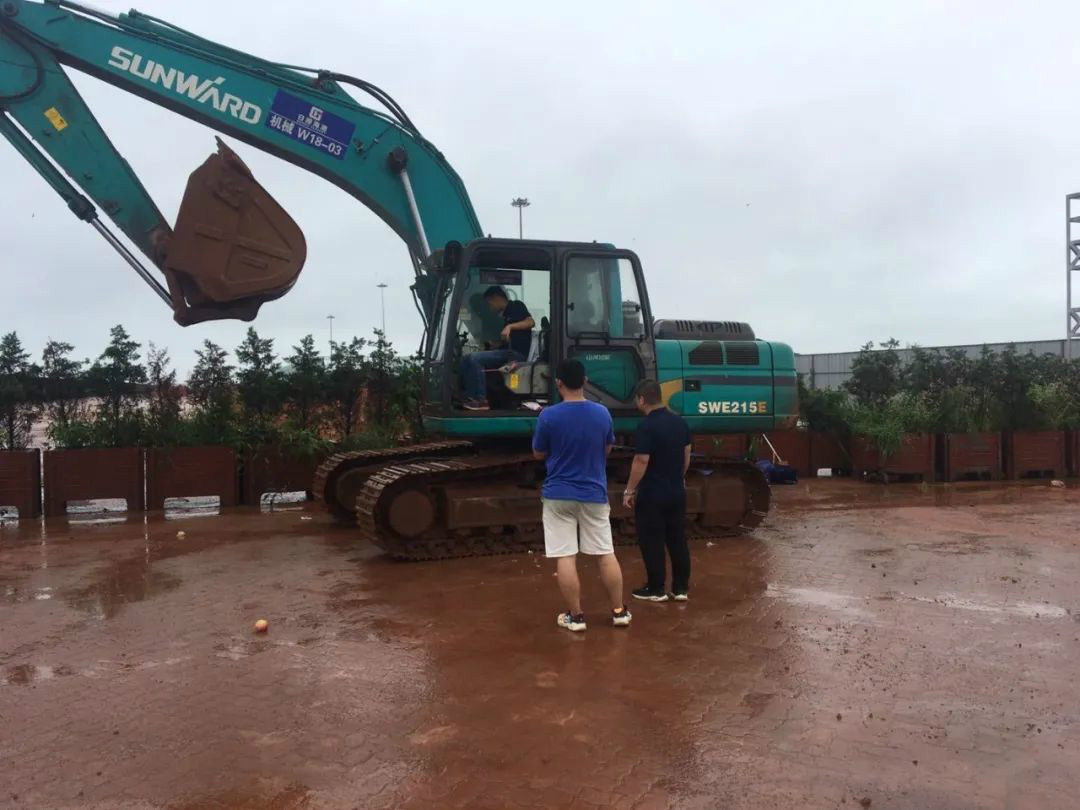 感恩相伴 关爱相随——LETOU乐投智能效劳万里行走进豫鲁黔