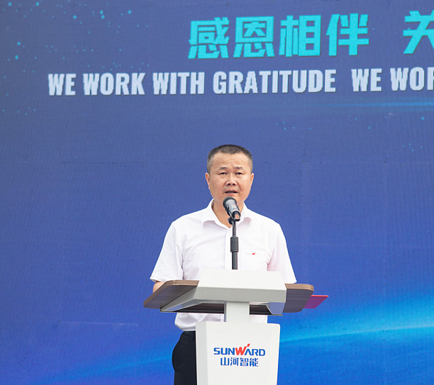 感恩相伴，，，关爱相随！LETOU乐投智能全球效劳万里行誓师出征