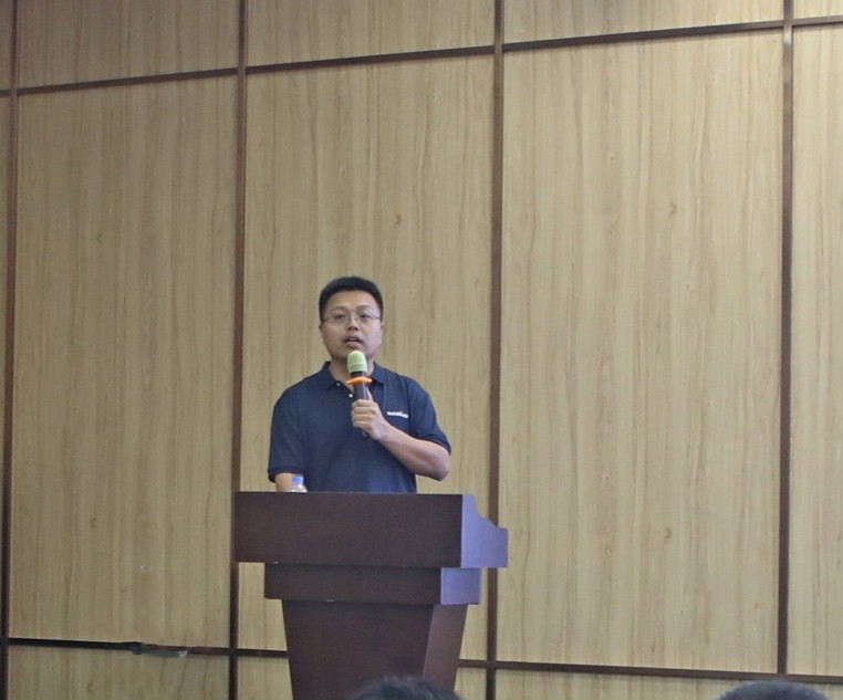 以强执行力聚焦基础能力建设 向挖掘机万台俱乐部迈进——LETOU乐投智能2020年挖掘机经销商半年度聚会圆满召