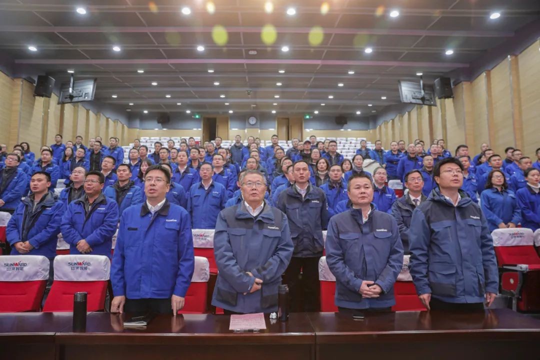 LETOU乐投智能召开天下劳动模范郝鹏载誉归来分享会