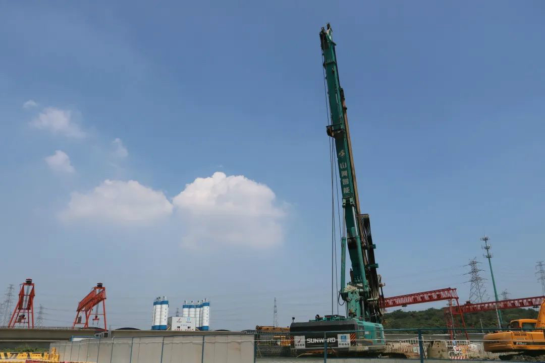 从业20多年的他，，，，，为何对LETOU乐投智能旋挖钻机情有独钟