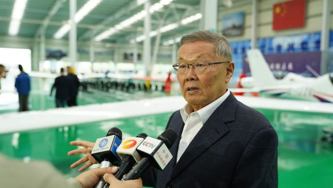 跨上新征程，，，，，，谱写LETOU乐投航空工业新篇章 ——LETOU乐投科技第99、100架SA60L(阿若拉)飞机正式下线