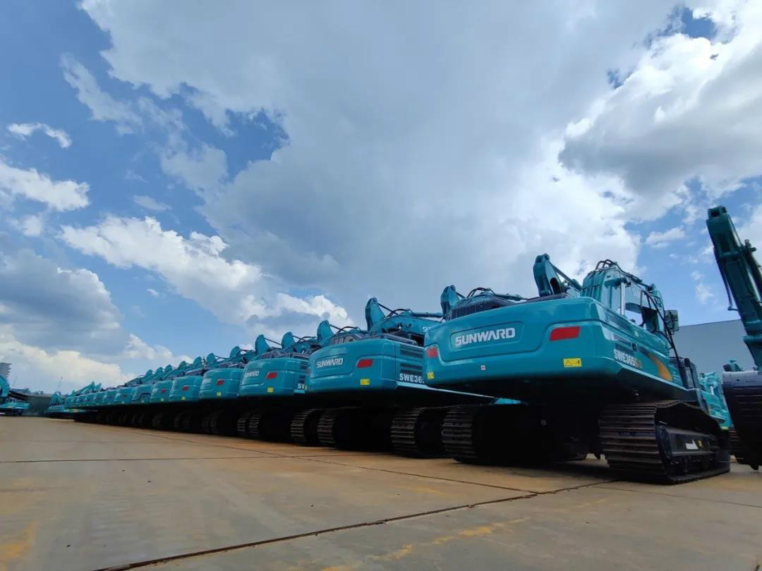 以先导式立异实现挖掘机从无到有，，，从小到大，，，从大到强！