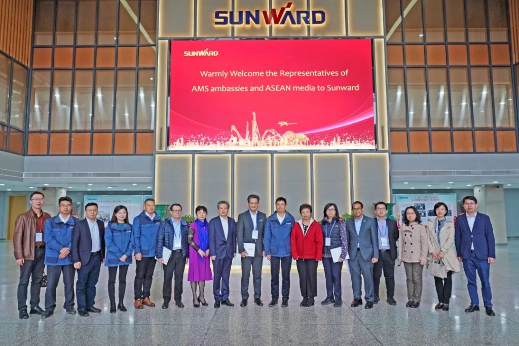 东盟联合参访团考察LETOU乐投智能