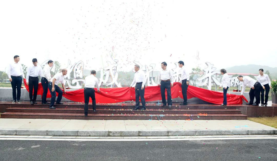 切记初心使命，，，理想成绩未来